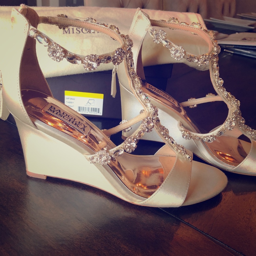 Badgley Mischka Tabby Wedge Heels